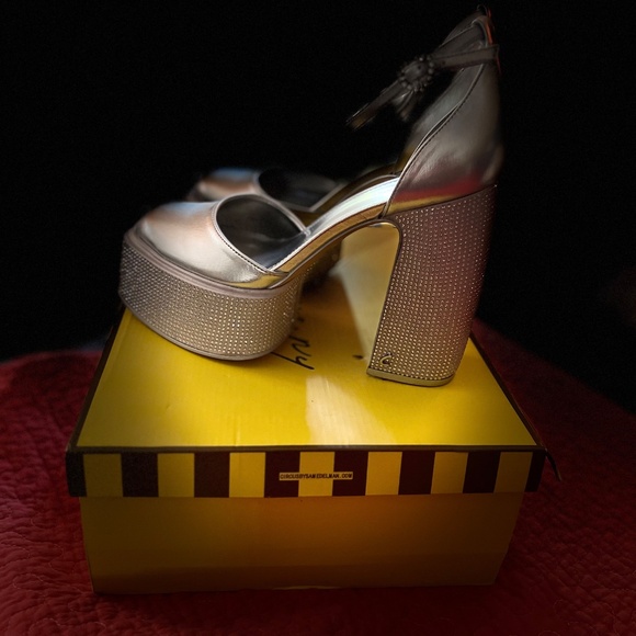 Sam Edelman Circus - Picture 6 of 8